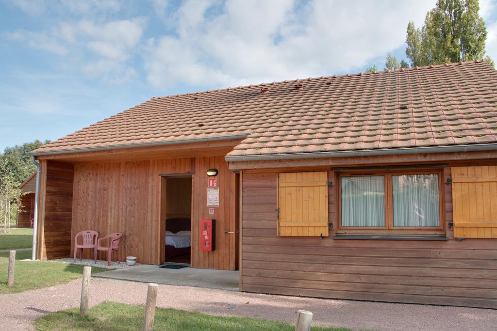 Le Chalet De La Foret Logis Hotel 3 Etoiles Et Restaurant Vierzon Habitación foto