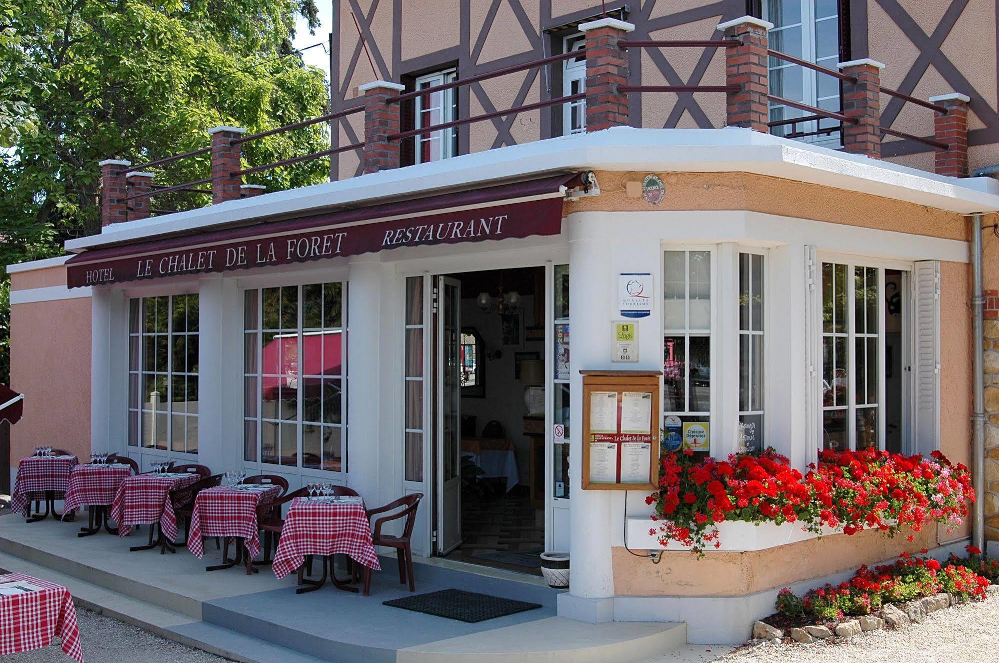 Le Chalet De La Foret Logis Hotel 3 Etoiles Et Restaurant Vierzon Exterior foto